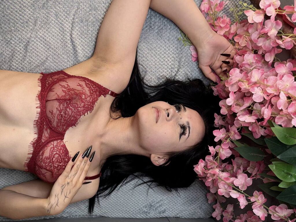 Image of cam model RittaMyers from Web Night Cam