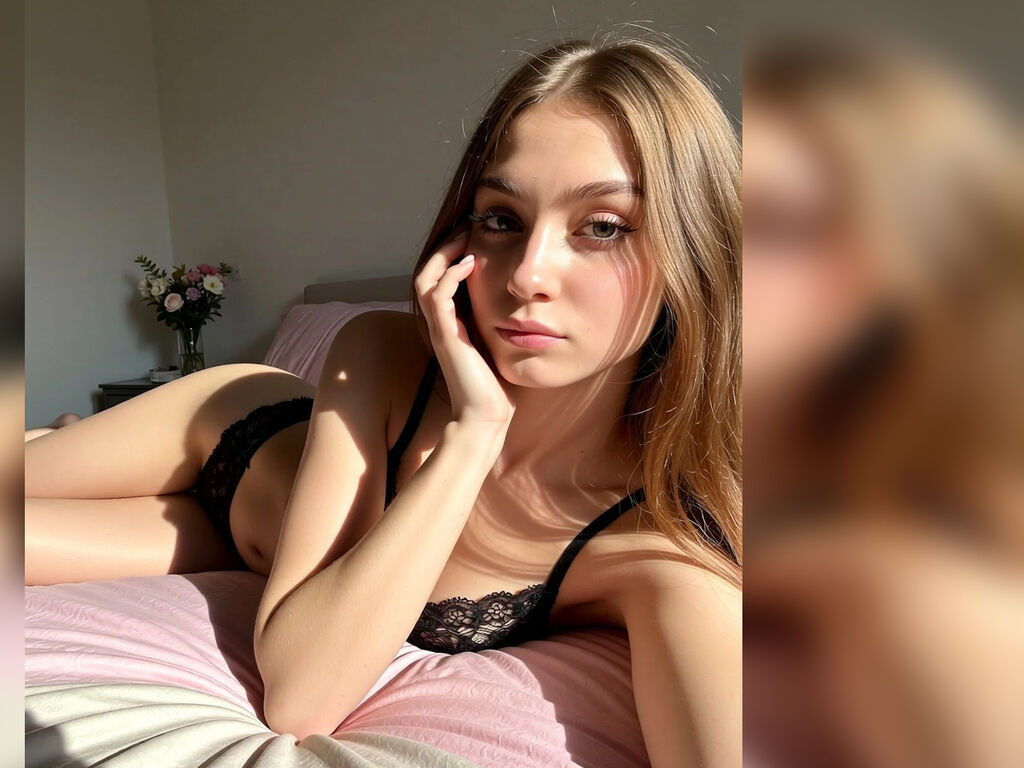 Image of cam model CeolaClausen from Web Night Cam (LiveJasmin)