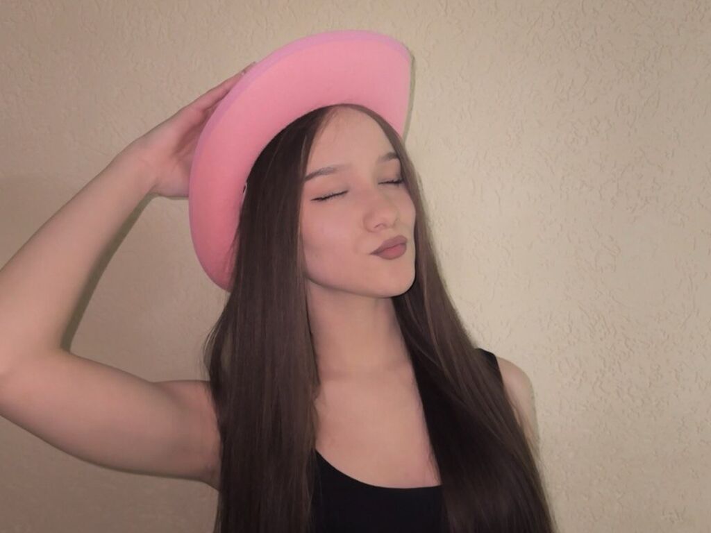 Image of cam model TrinaKanno from Web Night Cam