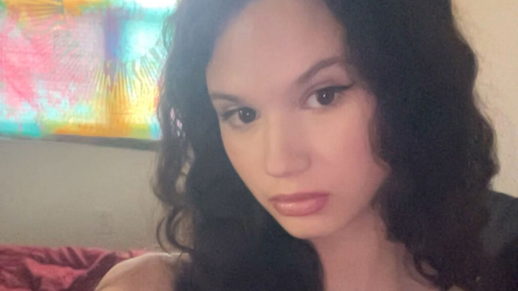 CherryWinters online cam on GirlsOfJasmin