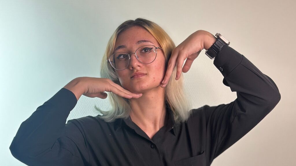 LovieChenaille's profile from Jasmin at GirlsOfJasmin'