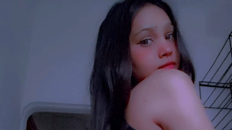 Watch AmairaSingh live on Camrulet