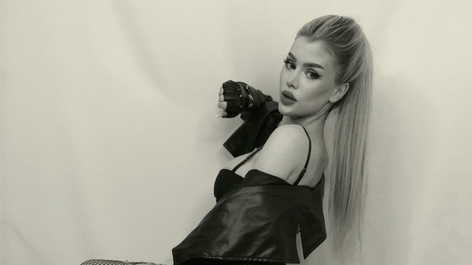 AshPayton glamour portrait