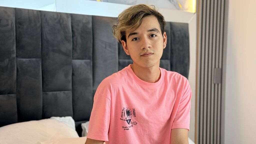 Sex chat gratuit in direct cu IronDante pe LiveJasmin