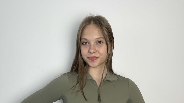 ElviaSix live webcam show