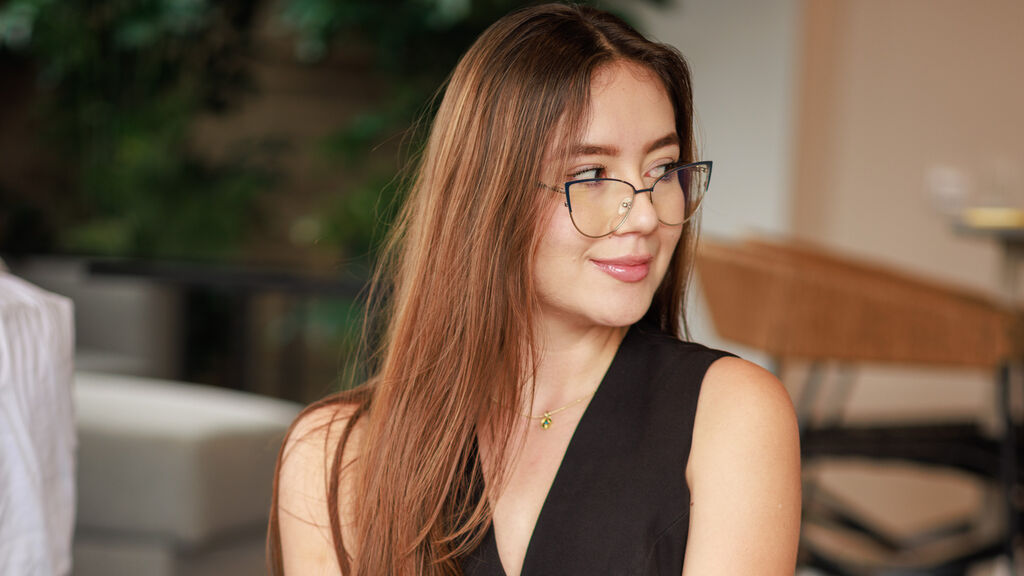 CharaSmith online on GirlsOfJasmin