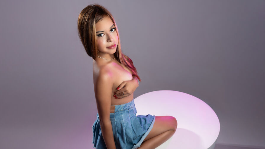 Sexy Live Sex Chat with BellaHayden
