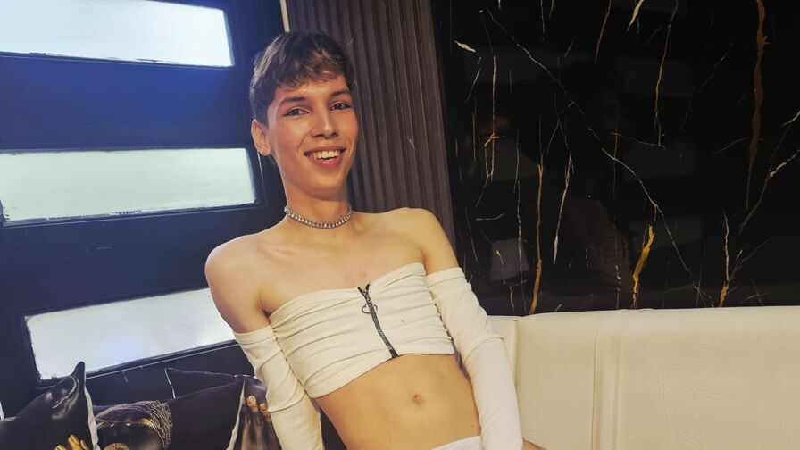 Watch StefanyPiink live on ZS Magazine