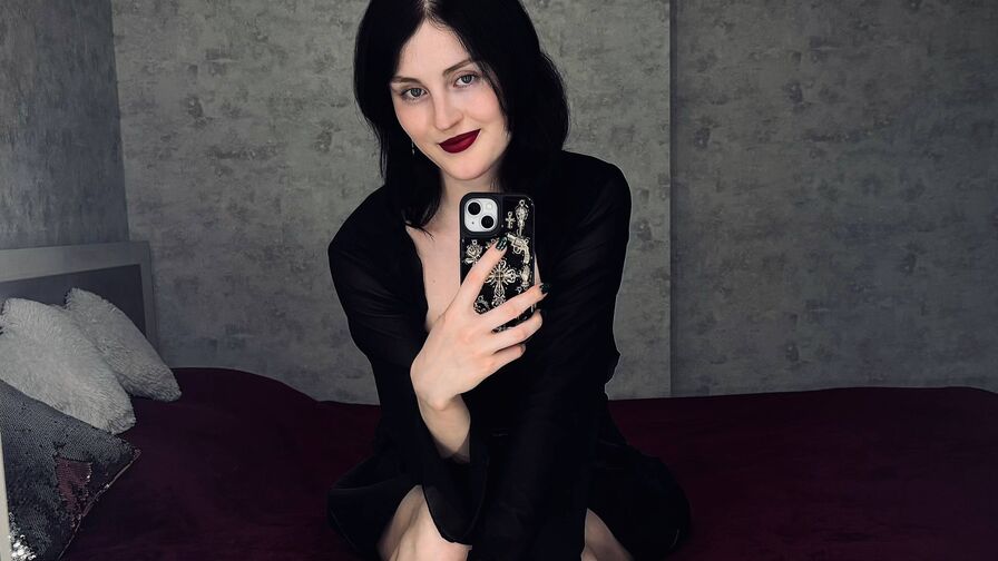 Watch CherrylSoffer live on ZS Magazine