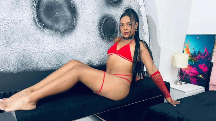 See EmmyTorneer’s Cam Show Now