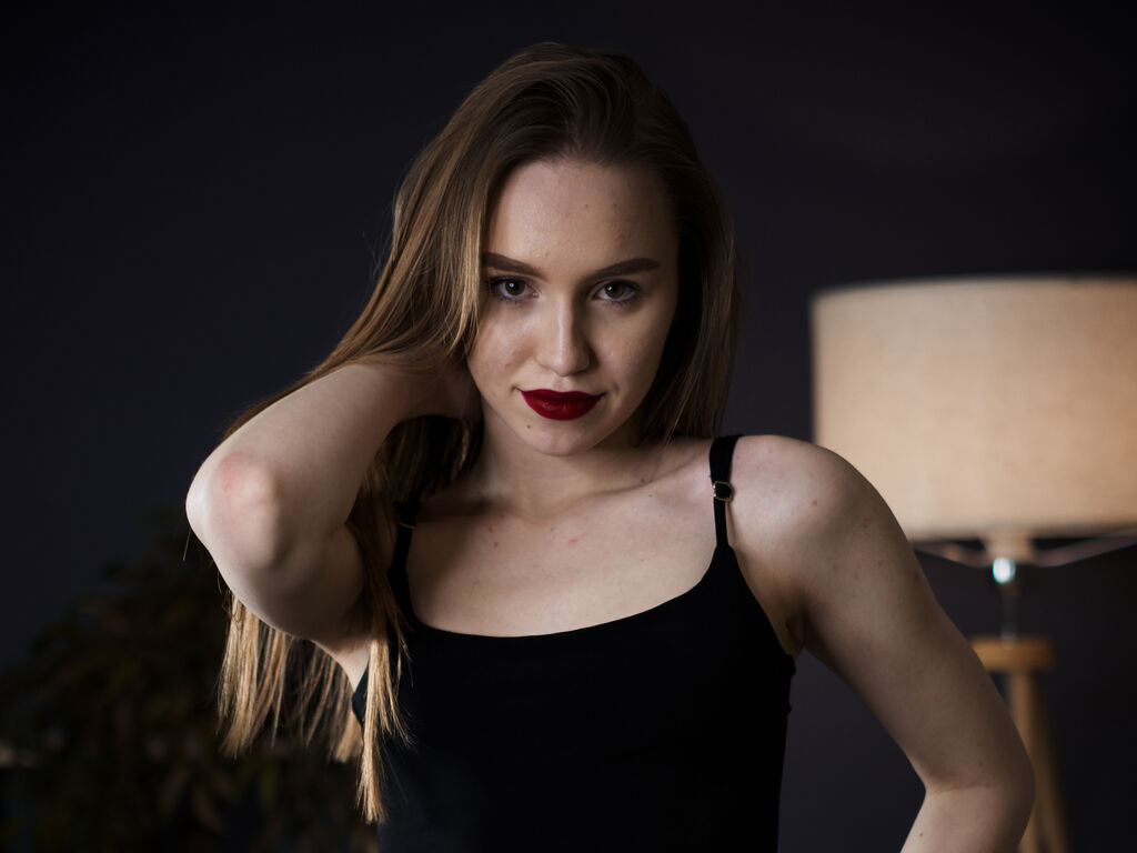 PhyllisAnness Nude