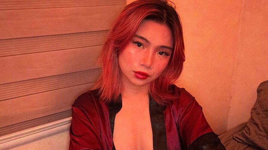Watch BiancaMin live on The Edge Private
