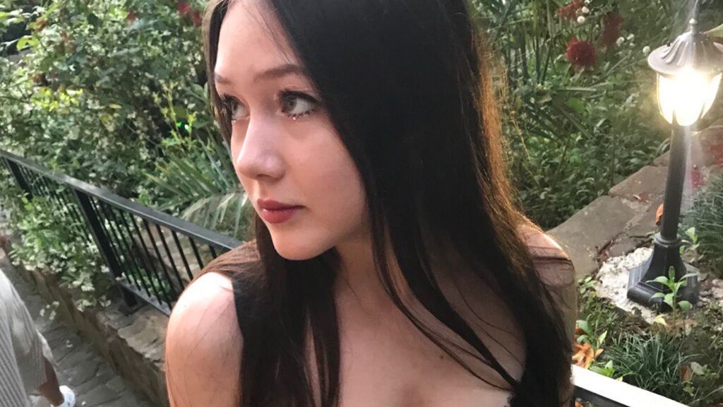 GiannaSky Live Cam on LiveJasmin