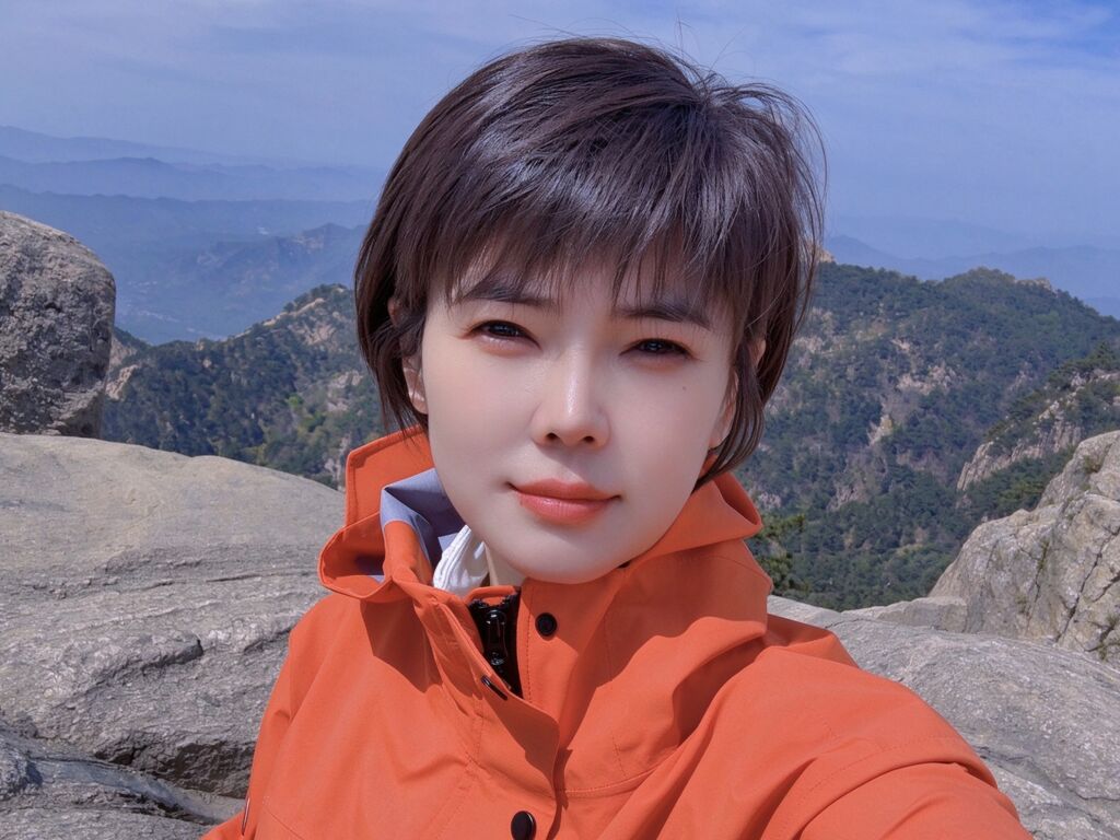 AishaWu online cam girl profile photo