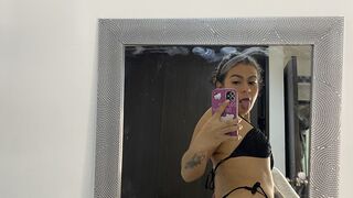 Free Nude EmaGreys