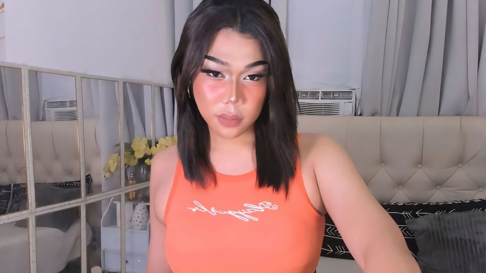 FelizOganda erotic portrait