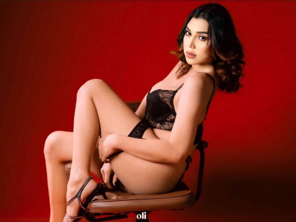 FelizOganda LiveJasmin trans model room