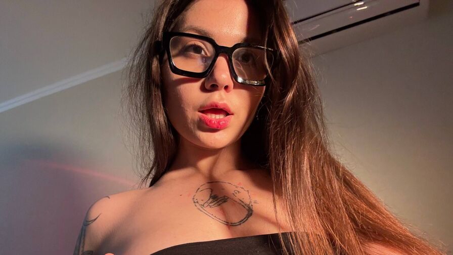 Watch NinariFlower live on The Edge Private