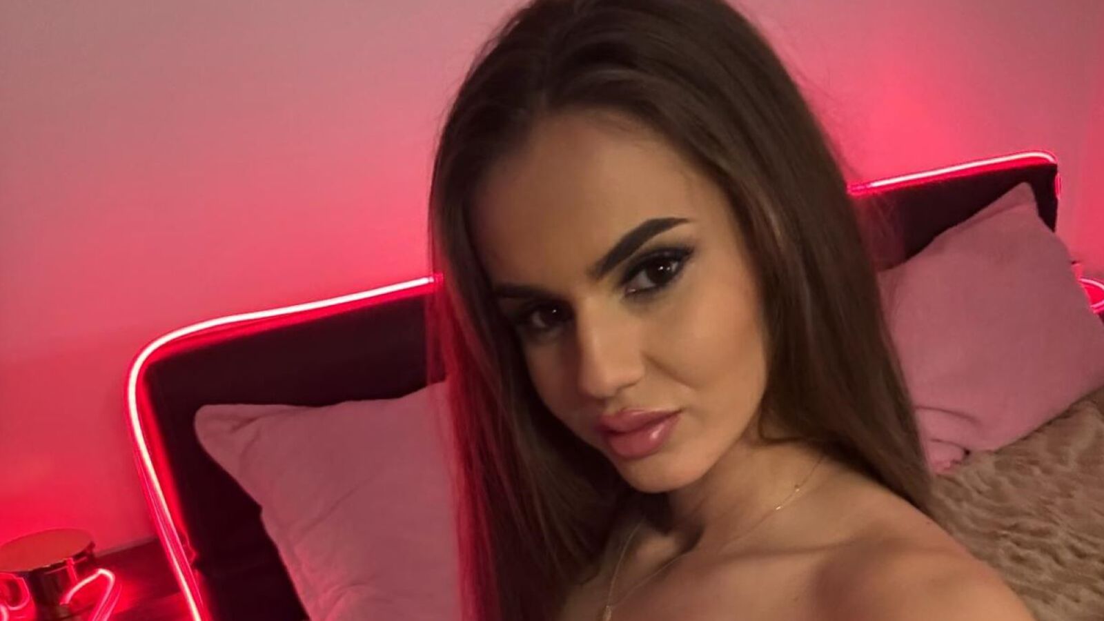NataliaBliss glamour portrait