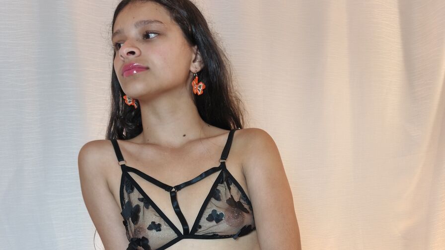 Discover ValeryNahomi VIP show