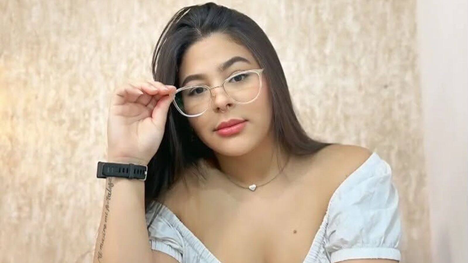 NinaDiaaz erotic portrait
