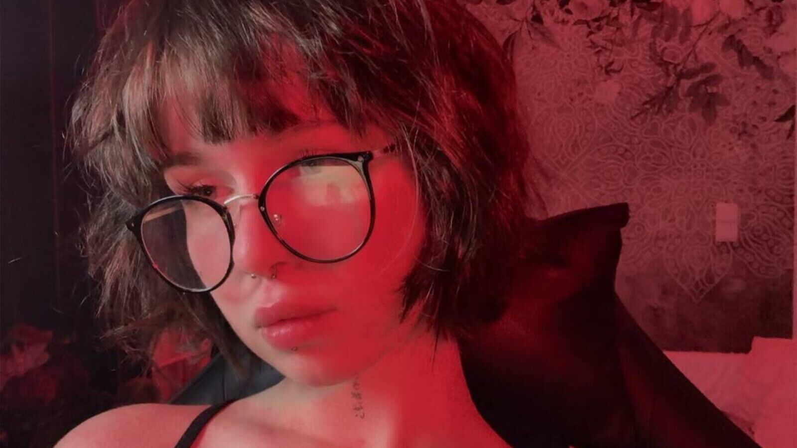 NonaJones erotic portrait