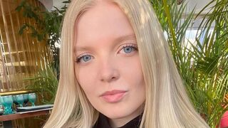 AnnieMavrodi related free chat preview