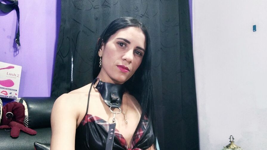 IsabelaForum's live cam