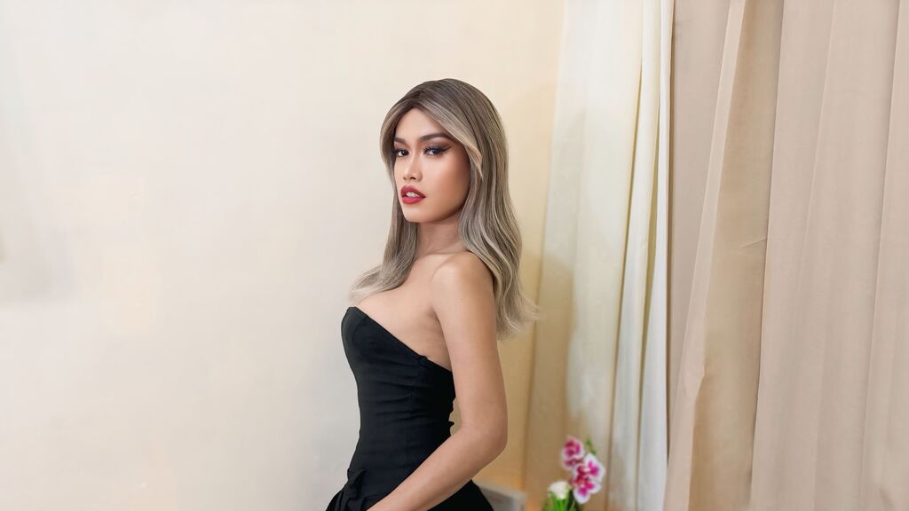 YlianaAduana Live Cam on LiveJasmin