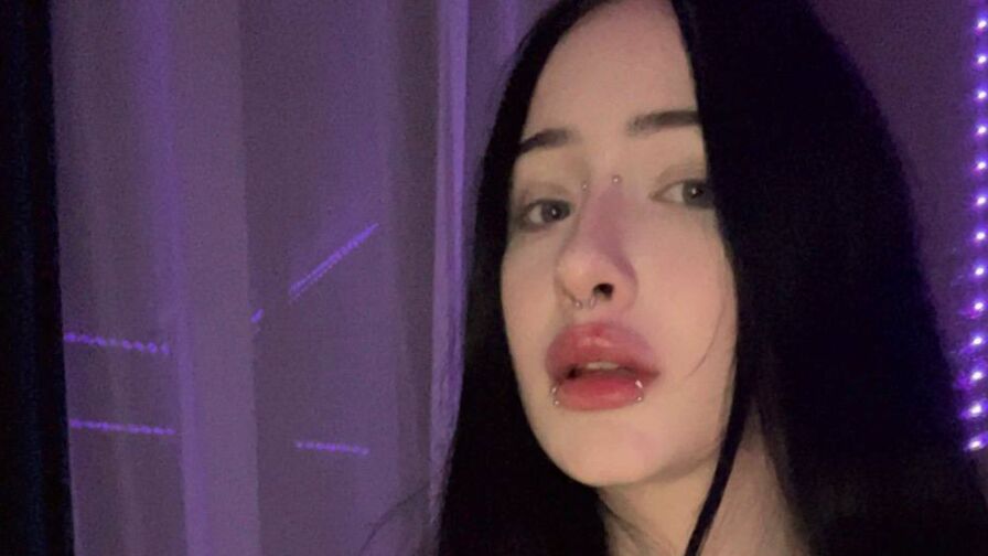 AnnaLooks Amateur Masturbating