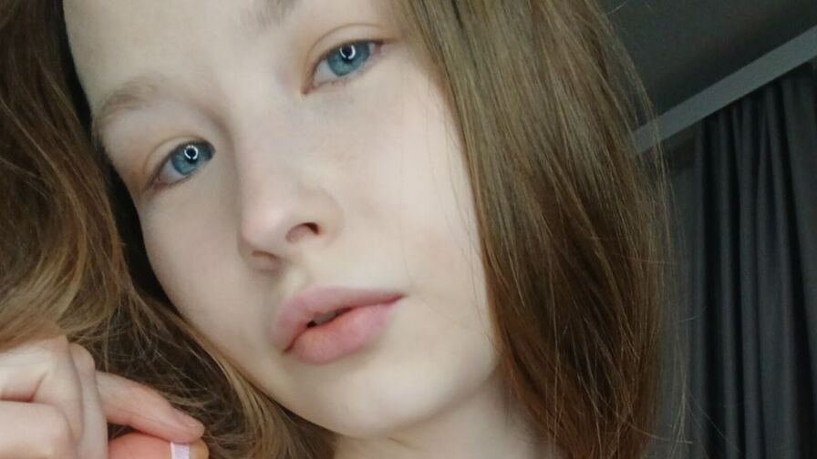Watch LeslyShay live on porno-line.net