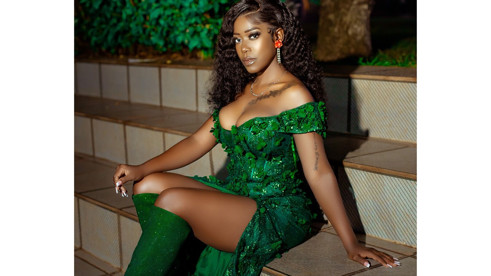BrinahWells erotic portrait