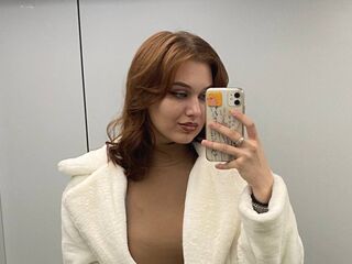 BrynnMeury webcam model