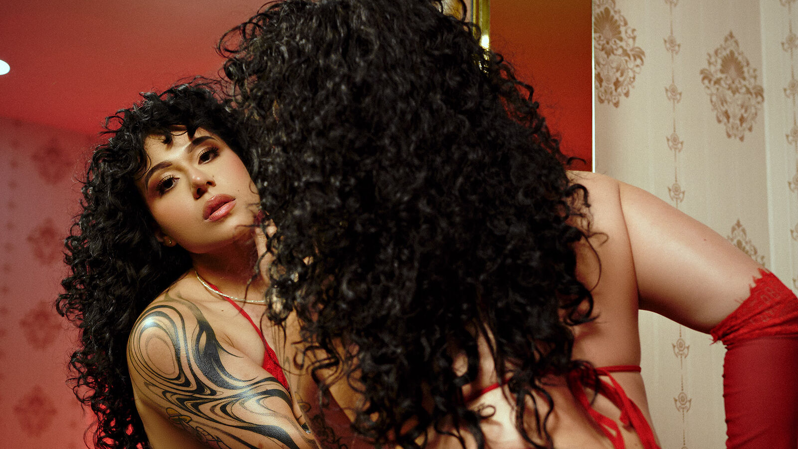 FarahBell erotic portrait