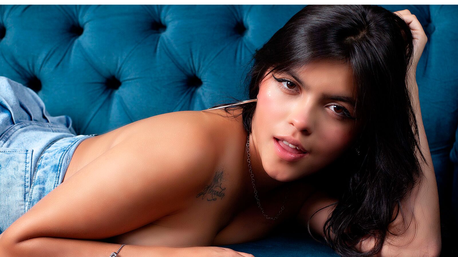 MiaLoreth erotic portrait