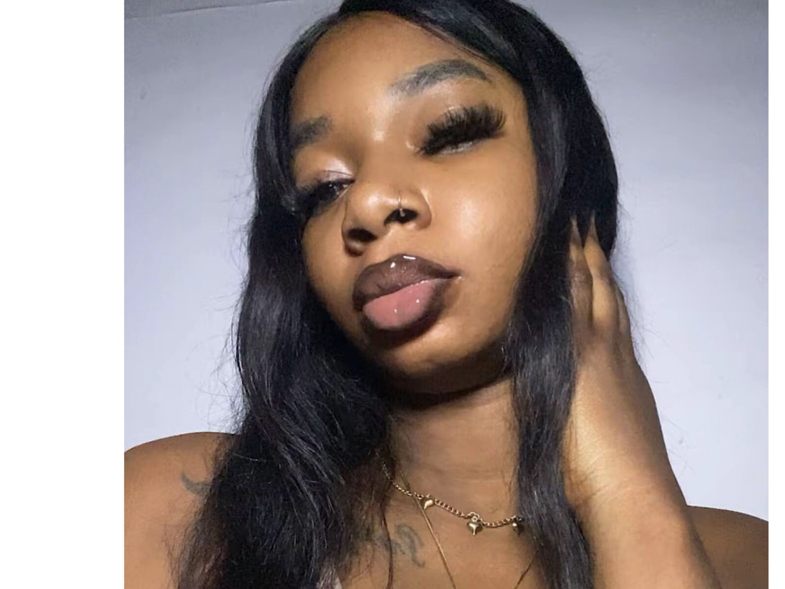Live cam for BellaPeter