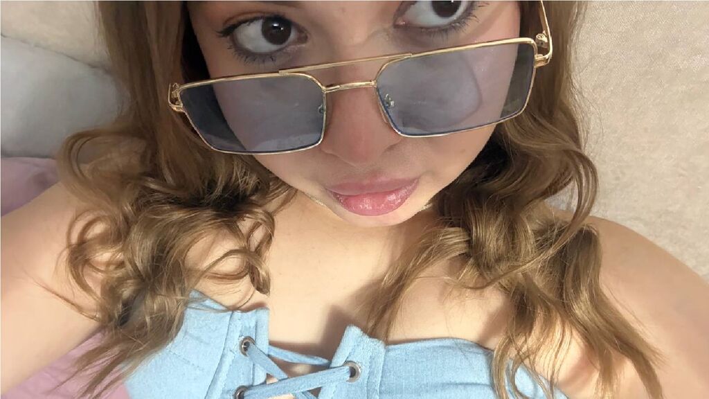 ArianaBrault Live Cam on LiveJasmin