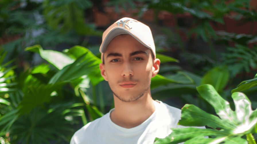 Watch AlexOconor live on Screencamera