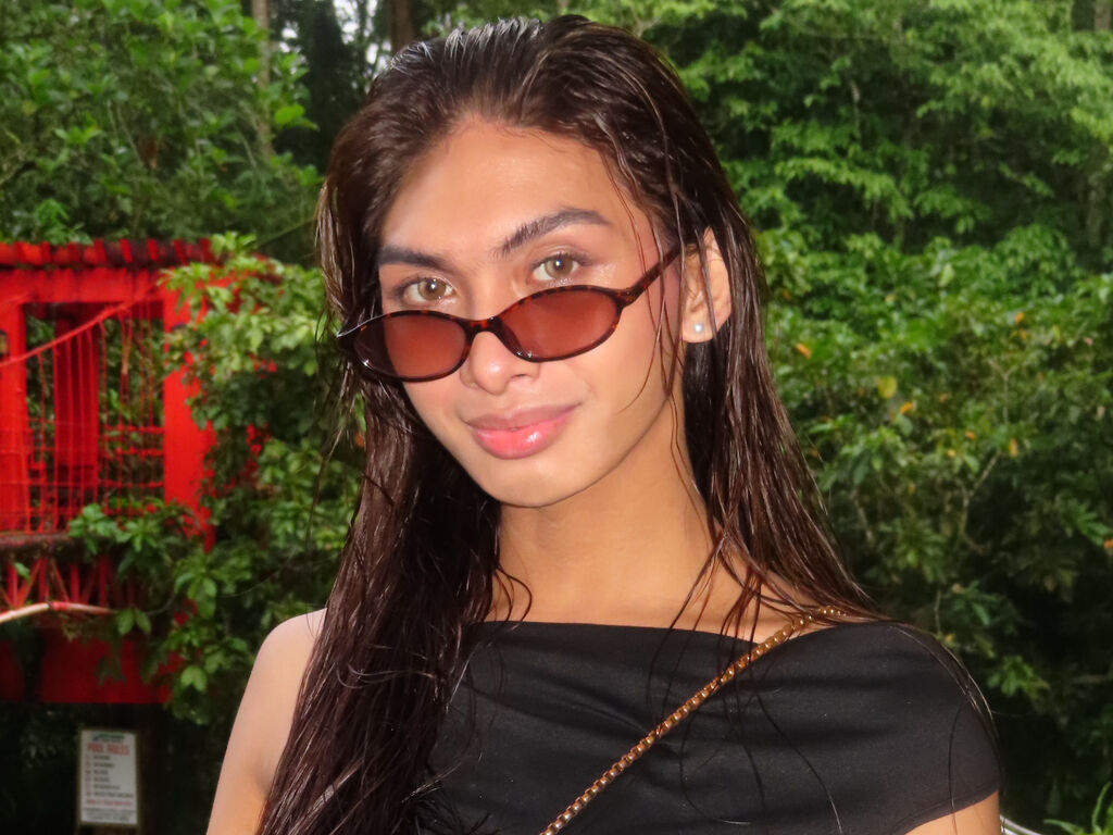 ThaliaMae LiveJasmin free chat profile photo