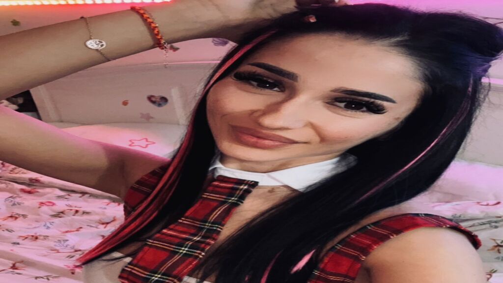 SellenaCarter's profile from Jasmin at GirlsOfJasmin'