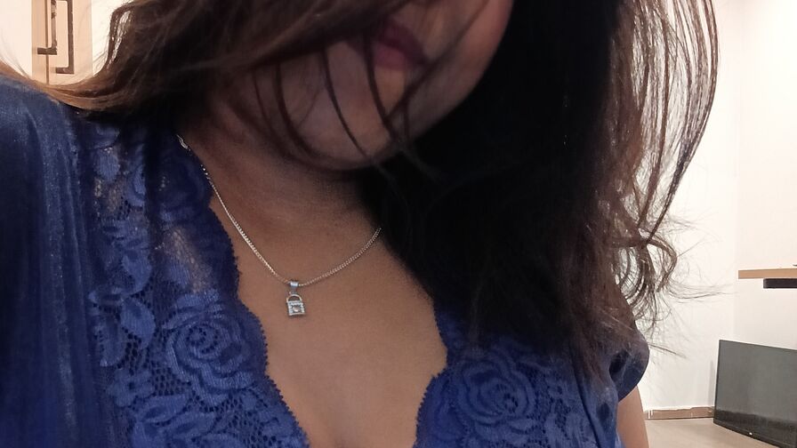 Watch SonamDiva on AsianSexSite.net