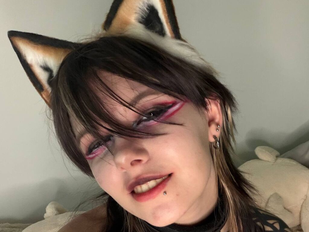 BettieDaryanl LiveJasmin member chat profile picture