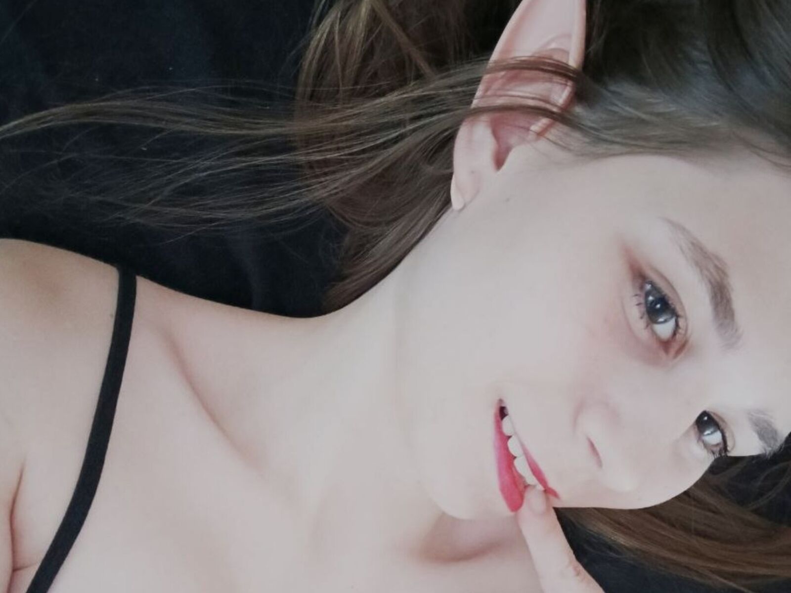 Live cam for TinishaDubbert