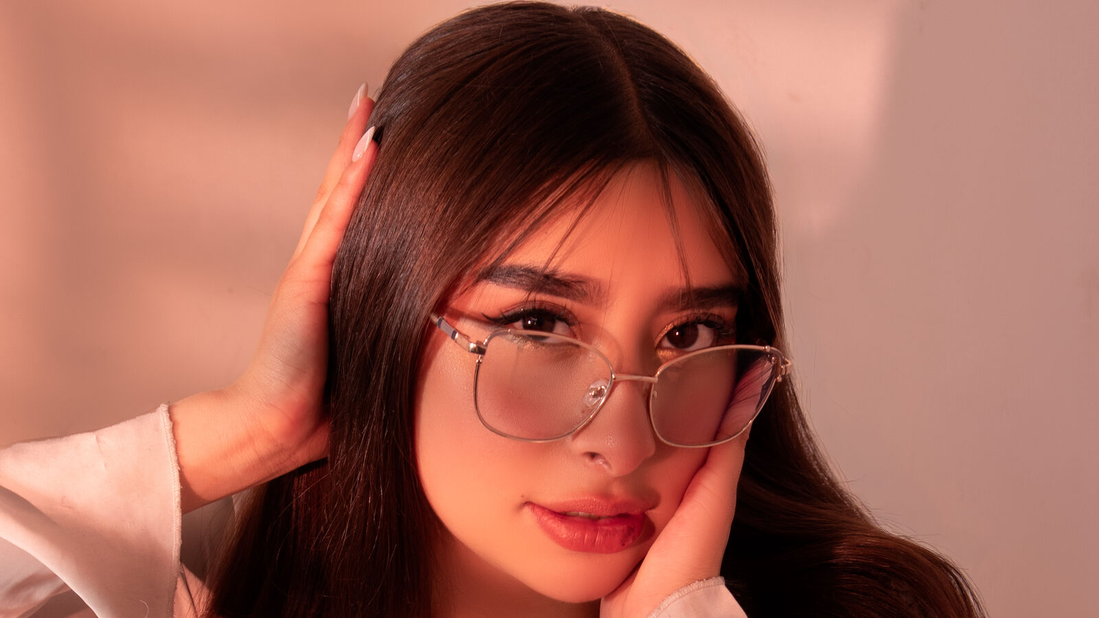 MelanyBloom erotic portrait