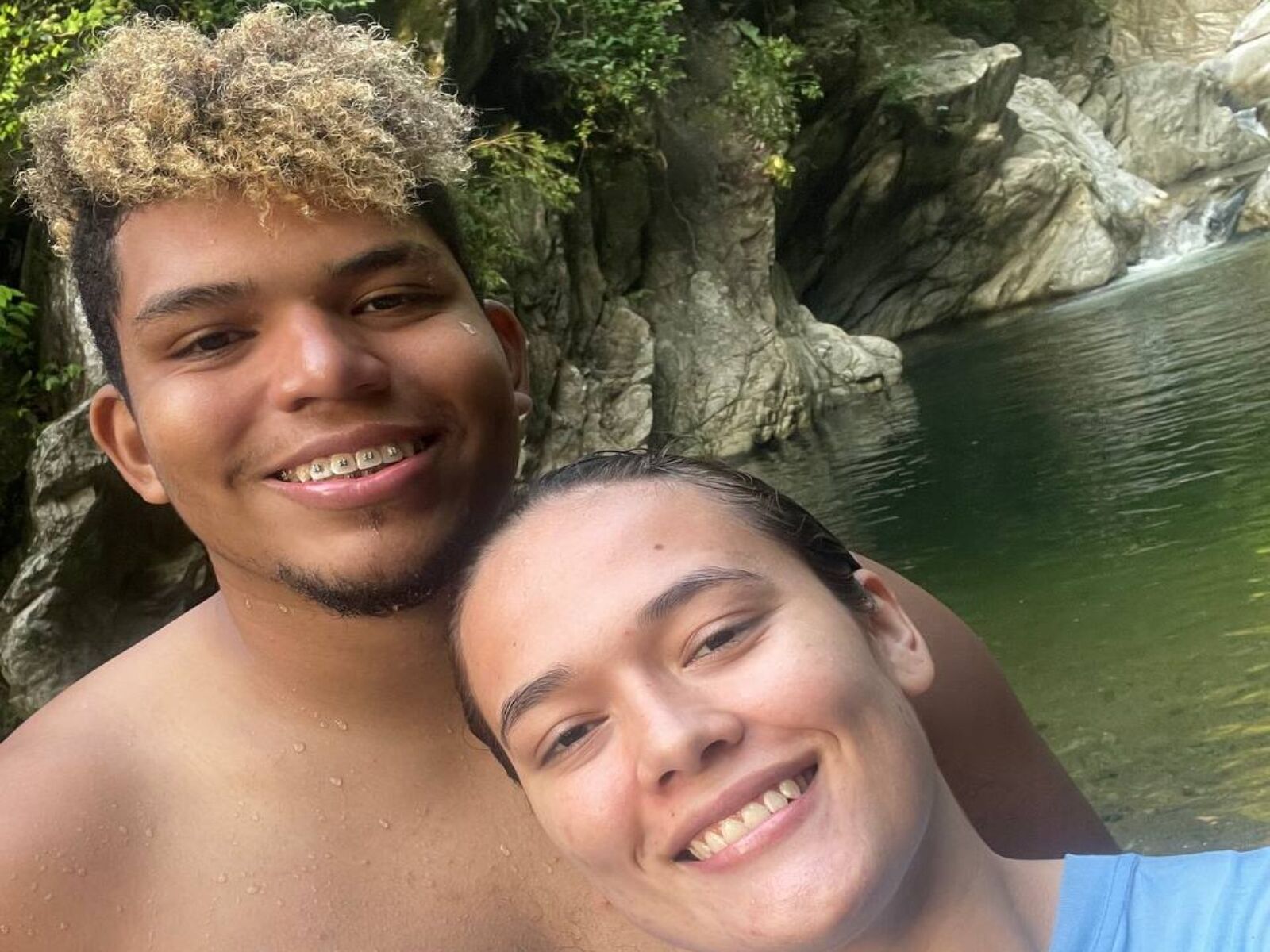 Live cam for ManeandValentina