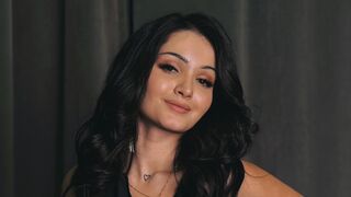 Free Nude MiaOliveres