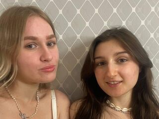 ArleighAndAisly Live cam chat