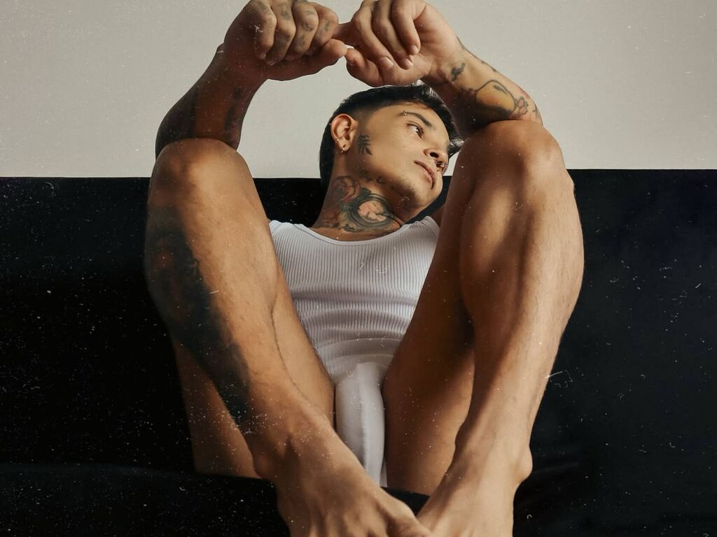 MillerHayes model profile storefront photo