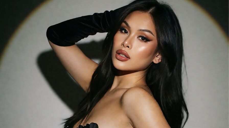 Discover AryaBrielle VIP show