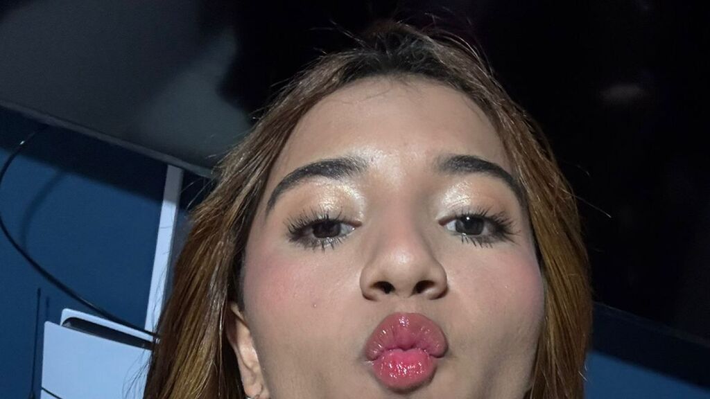 EmilyBruss Live Cam on LiveJasmin and RICams